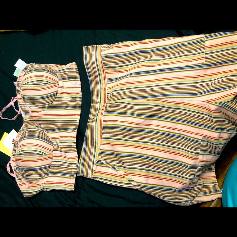 NWT 2 pc cropped short set
